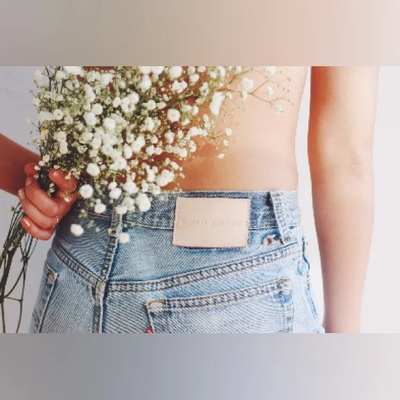 $548 Bliss And Mischief 💐 Wildflower Embroidered Cropped Jeans 🌸 Size 26 🌼 RARE - Picture 5 of 11